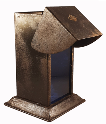 A metal box with a cover
Description automatically generated